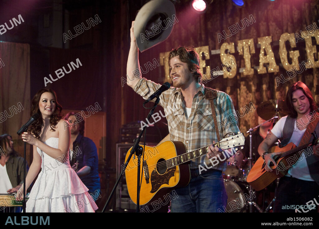 GARRETT HEDLUND and LEIGHTON MEESTER in COUNTRY STRONG, 2010, directed by SHANA FESTE. Copyright SCREEN GEMS.