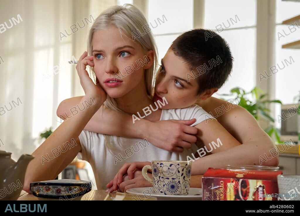 LERA ABOVA and SASHA LUSS in ANNA, 2019, directed by LUC BESSON. Copyright TF1 FILMS PRODUCTIONS.