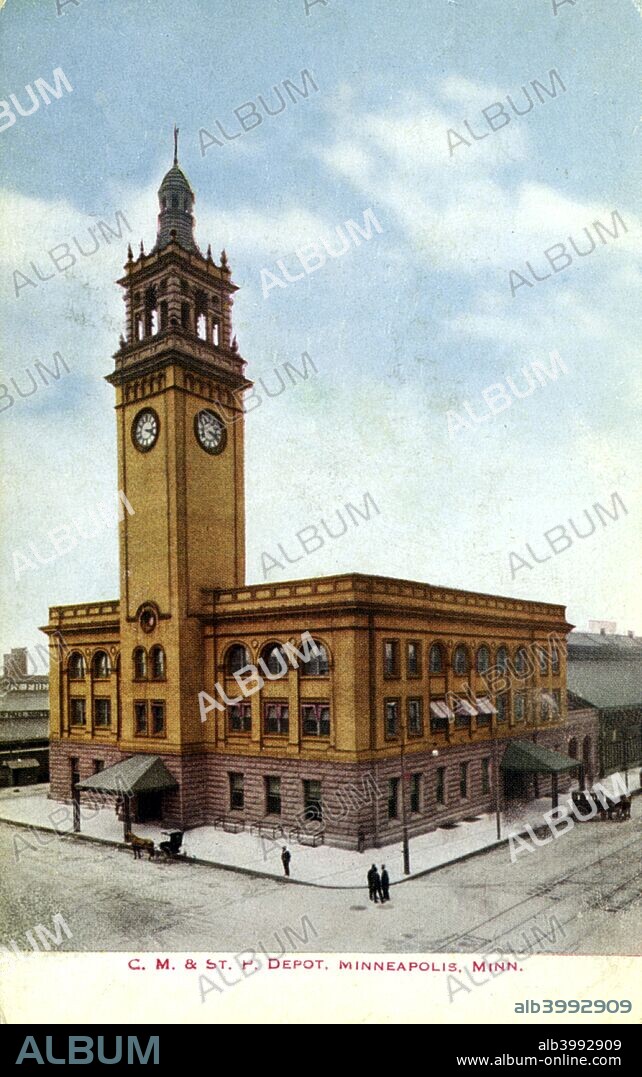 CMStP&P Railroad depot, Minneapolis, Minnesota, USA, 1910. Vintage postcard showing the exterior of the Chicago, Milwaukee, St Paul and Pacific Railroad depot, better known as the Milwaukee Road Depot. The Rennaisance Revival building, built in 1899, has a pinnacled clock tower, which was destoyed by strong winds in 1941.