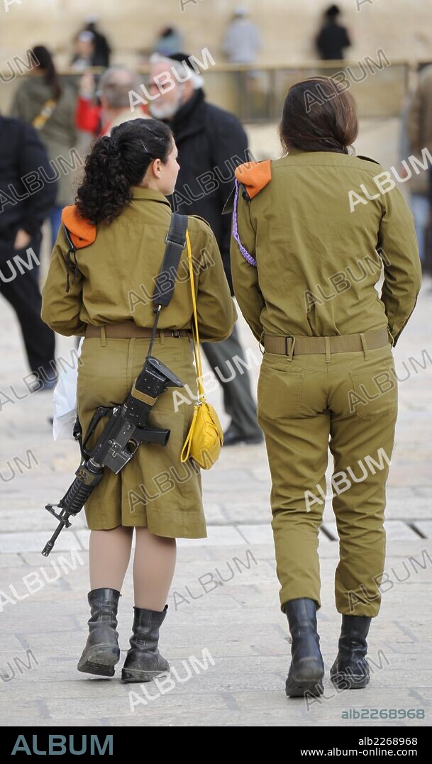 Israel. Jerusalem. Military service. Israeli female soldier at Western Wall.