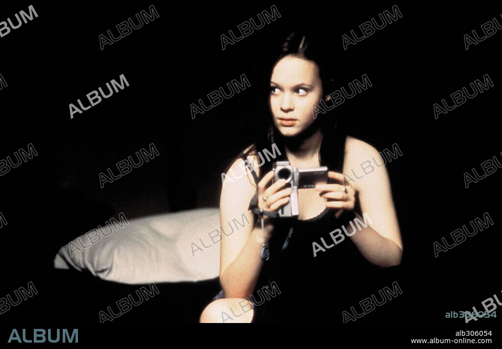 THORA BIRCH in AMERICAN BEAUTY, 1999, directed by SAM MENDES. Copyright TM & DREAMWORKS / SEBASTIAN, LOREY.