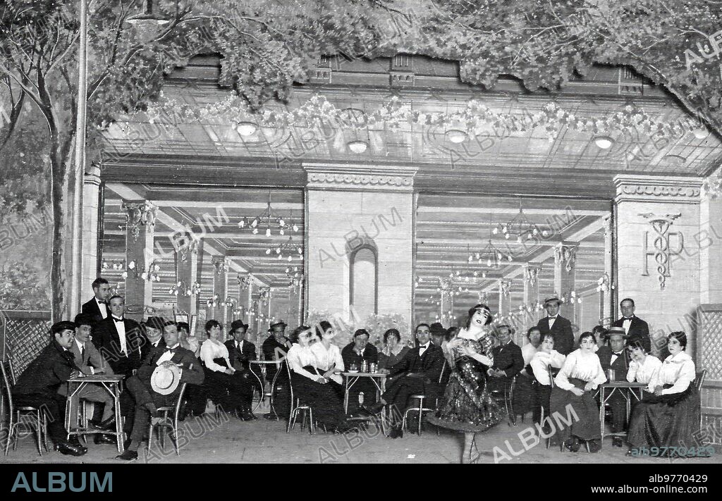 16 octubre 1918. En el teatro de Novedades, en Madrid. Una escena del Sainete, de Pérez López y maestro Alonso, "los Sabios Doctores", Estrenado anoche.