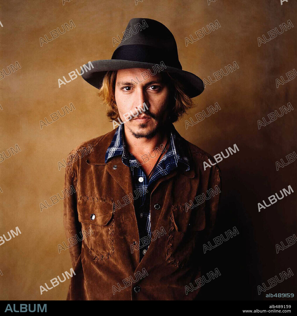 JOHNNY DEPP in PIRATES OF THE CARIBBEAN: THE CURSE OF THE BLACK PEARL, 2003, unter der Regie von GORE VERBINSKI. Copyright TOUCHSTONE PICTURES.