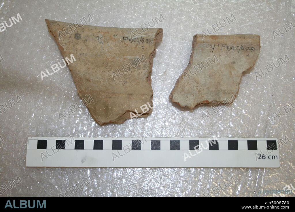 Egypt, edge shards, earthenware, 1: 10.5 x 13 cm, Ø = 40; 2: 7.5 x 9 cm, Ø = 34; 3, 6.5 x 8 cm, Ø = 9; 4, 4 x 3.5 cm, Ø = 3.5, 5, 3 x 2.5 cm, 6, 3.5 x 3 cm, 7, 4 x 6.5 cm, Ø = 10, Meroitische Period, 2nd-4th century AD, , Egypt.