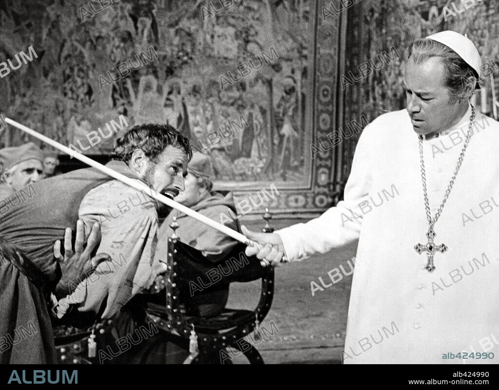 Michelangelo, REX HARRISON and CHARLTON HESTON. CHARLTON HESTON and REX HARRISON in THE AGONY AND THE ECSTASY (1965), directed by CAROL REED. Copyright 20TH CENTURY FOX.