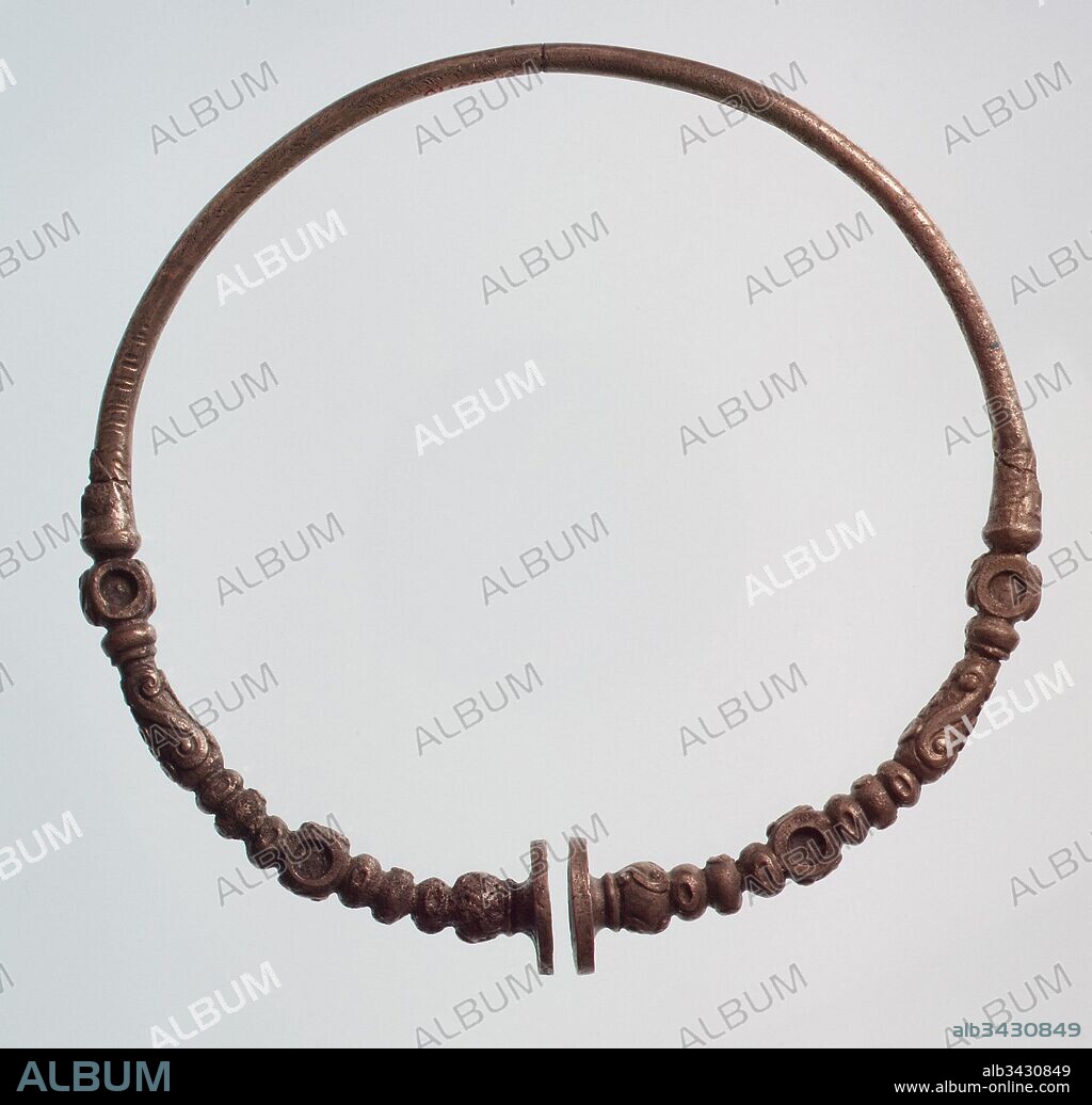 BonBon neck ring #5 | Handmade Silver Necklaces & Pendants - Daniel Bentley