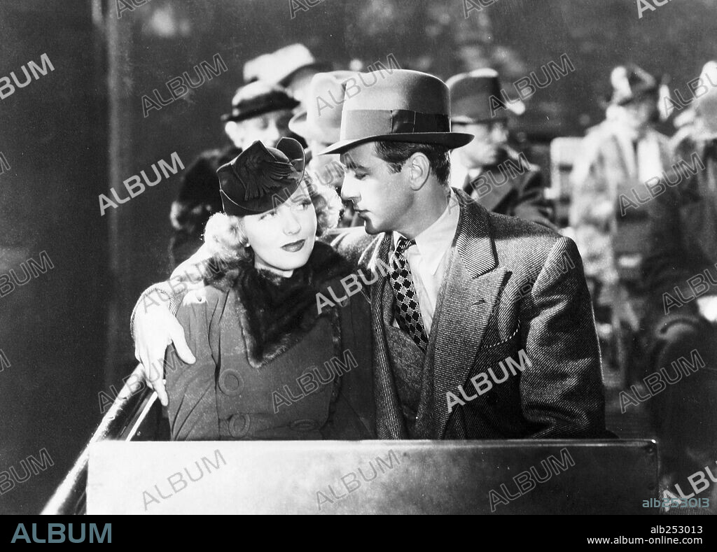 GARY COOPER and JEAN ARTHUR in MR. DEEDS GOES TO TOWN, 1936, directed by FRANK CAPRA. Copyright COLUMBIA PICTURES.