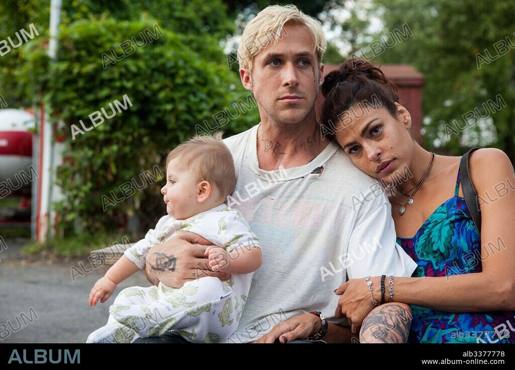 EVA MENDES y RYAN GOSLING en CRUCE DE CAMINOS, 2012 (THE PLACE BEYOND THE PINES), dirigida por DEREK CIANFRANCE. Copyright FOCUS FEATURES.