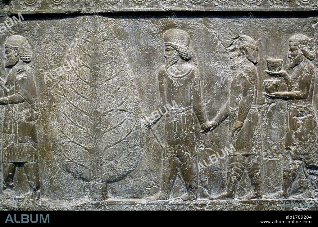 ARTE PERSA. DINASTIA AQUEMENIDA. PERSEPOLIS. S. VI-V a. C. PALACIO DE DARIO I (522-486 a. C.). Detalle de un relieve escultórico en la base de la APADANA o SALON DE RECEPCIONES DEL REY PERSA DARIO I con la representación de PUEBLOS BACTRIANOS Y PARTIANOS PORTANDO OFRENDAS. Copia del original conservado en su lugar de origen (Irán). Museo Británico. Londres. Inglaterra. Reino Unido.