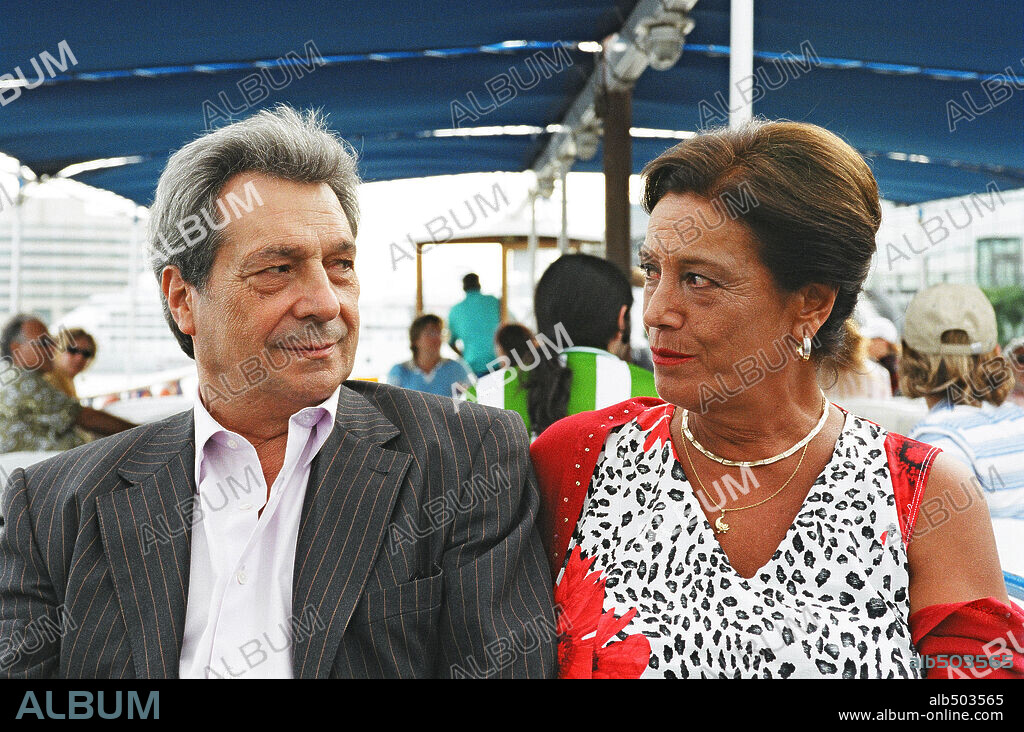 SANCHO GRACIA y TERELE PAVEZ en MALA UVA, 2004, dirigida por JAVIER DOMINGO. Copyright WANDA VISION/FENIX PC.