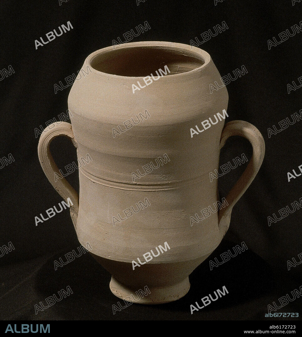 JARRA CON DOS ASAS- CERAMICA PARA AGUA.
