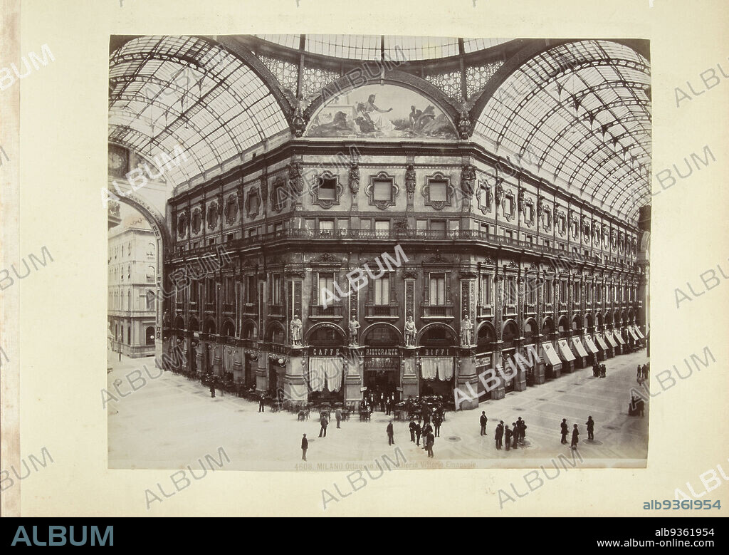Mall in Milan4608 Milano Ottagono della Galleria Vittorio Emanuele (title on object), In the upper dome of the gallery is a painting with one Egyptian image. The roof is of steel and glass., anonymous (mentioned on object), Milaan, c. 1881 - c. 1900, photographic support, albumen print, height 201 mm × width 250 mmheight 277 mm × width 367 mm.