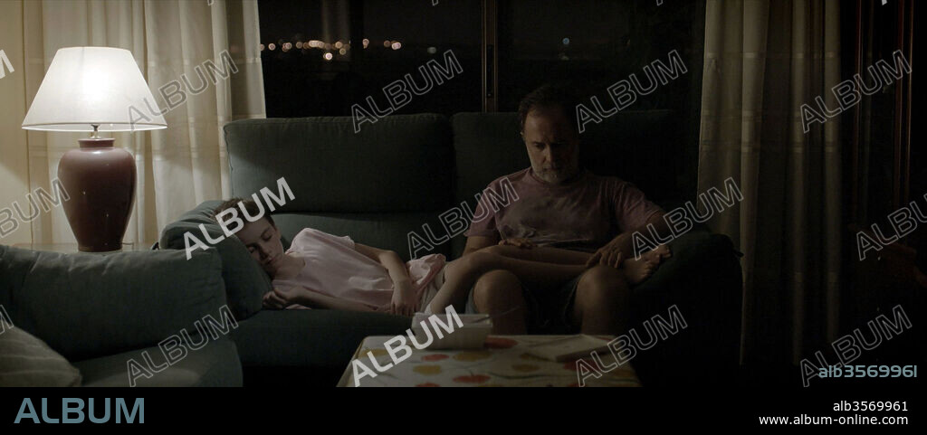 LUCIA POLLAN y LUIS BERMEJO en MAGICAL GIRL, 2014, dirigida por CARLOS VERMUT. Copyright AQUI Y ALLI FILMS/CANAL + ESPAÑA.