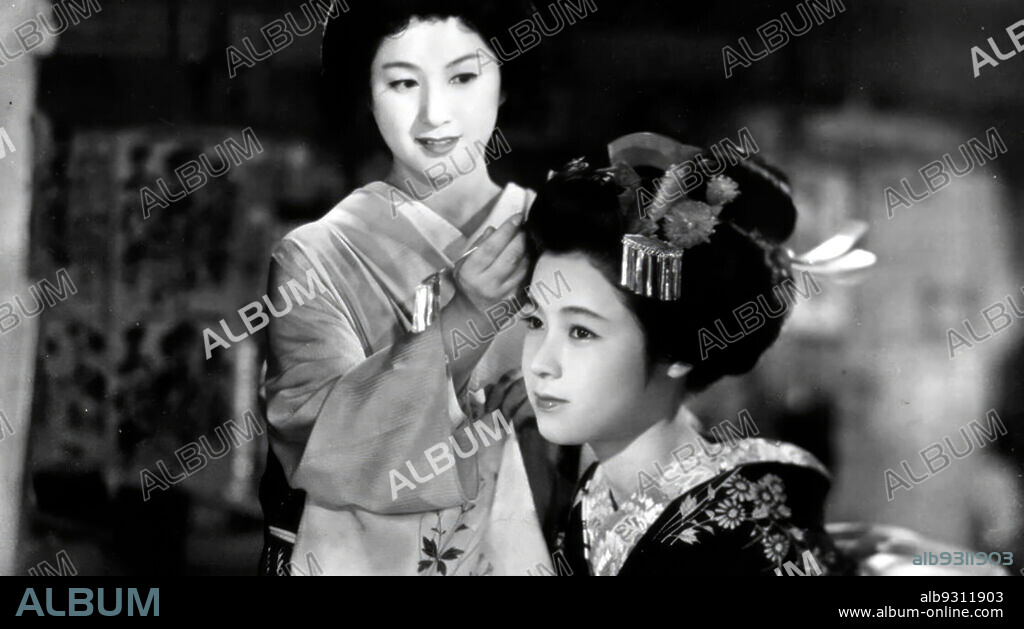 AYAKO WAKAO y MICHIYO KOGURE en LOS MUSICOS DE GION, 1953 (GION BAYASHI), dirigida por KENJI MIZOGUCHI. Copyright Daiei Studios.