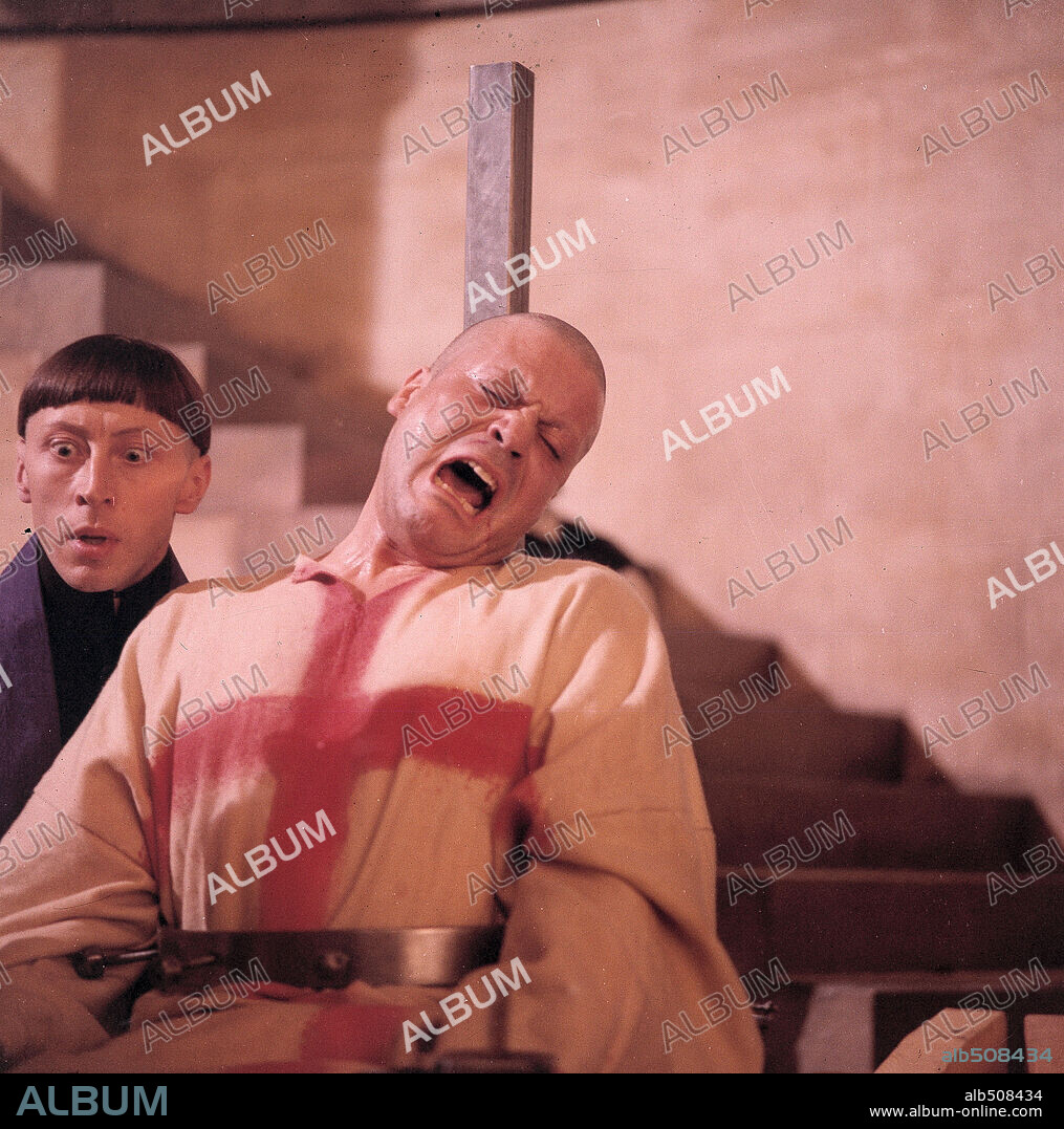 OLIVER REED en LOS DEMONIOS, 1971 (THE DEVILS), dirigida por KEN RUSSELL. Copyright WARNER BROTHERS.