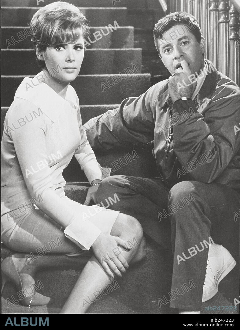 JERRY LEWIS and JILL ST. JOHN in WHO'S MINDING THE STORE?, 1963, directed by FRANK TASHLIN. Copyright PARAMOUNT PICTURES.