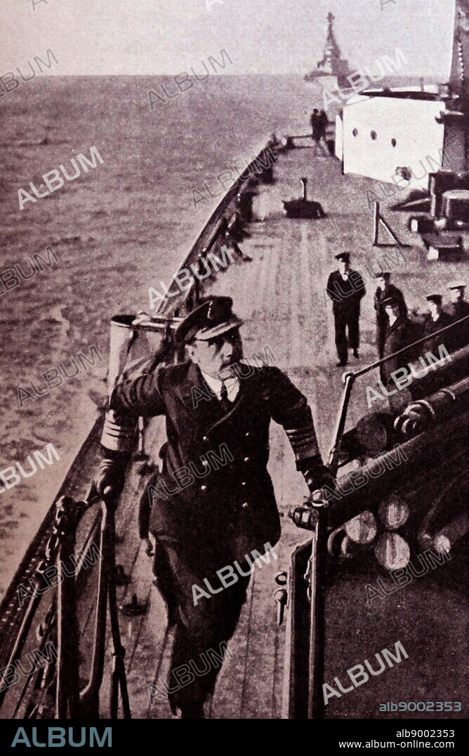 Admiral Sir John Jellicoe on board HMS Iron Duke at the Battle of Jutland; World war one 1916. Admiral of the Fleet John Rushworth Jellicoe, 1st Earl Jellicoe, (1859 - 1935), Royal Navy officer. He commanded the Grand Fleet at the Battle of Jutland in May 1916 during the First World War.