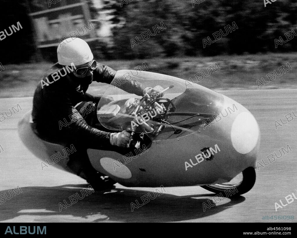 Carlo ubbiali. mv agusta 125 cc. 1957.