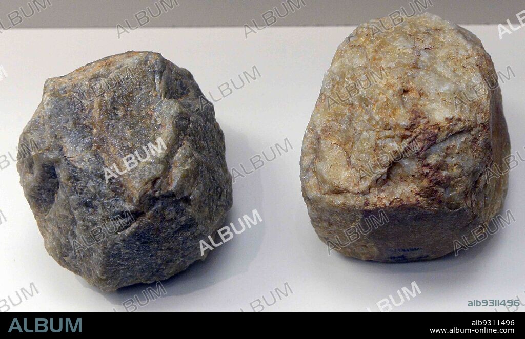 Palaeolithic Age, Korea: polyhedrons, approx. 35000 BC - 8000 BC. It was used as a hunting stone or as a throwing weapon. It is also known as Stone Age.