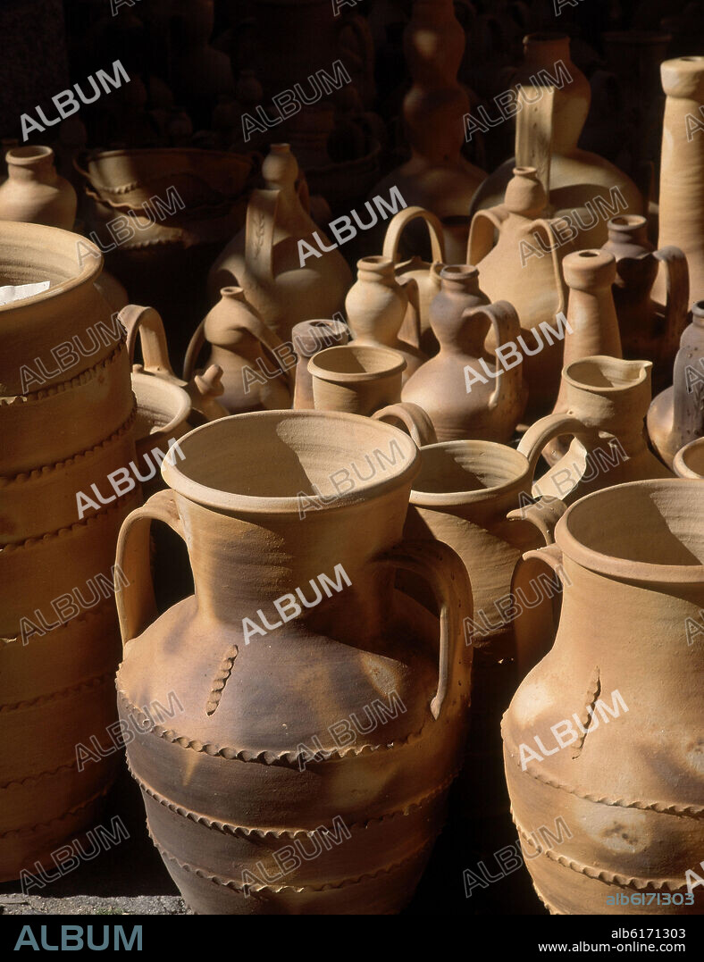 EXPOSICION DE CERAMICA:ORZAS - S XX ARTE POPULAR.