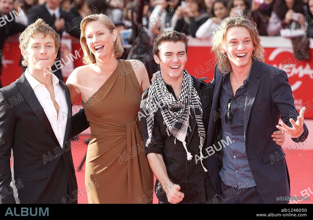 Oct 22, 2009 - Rome, Italy - (LtoR) CHARLIE BEWLEY, writer MELISSA ROSENBERG, CAMERON BRIGHT and JAMIE CAMPBELL BOWER at 'Twilight Saga - New Moon' Rome Premiere during Rome Film Festival 2009. 22/10/2009
