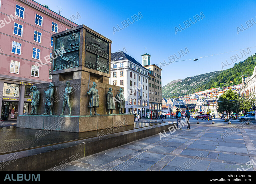 Sailors Monument, Bergen, Norway, Scandinavia, Europe.
