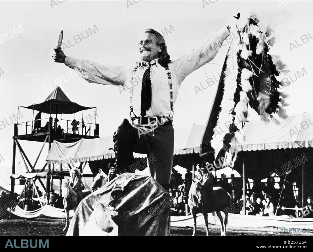 PAUL NEWMAN in BUFFALO BILL AND THE INDIANS, OR SITTING BULL'S HISTORY LESSON, 1976, directed by ROBERT ALTMAN. Copyright UNITED ARTISTS.