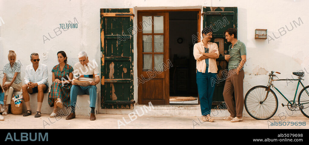 JUAN DIEGO BOTTO y RAUL AREVALO en LOS EUROPEOS, 2020, dirigida por VICTOR GARCIA LEÓN. Copyright GONITA/APACHE FILMS/A CONTRALUZ FILMS.