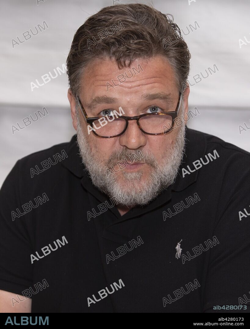 RUSSELL CROWE. June 19, 2019 - Nyc Essex House, NY, USA - Russell Crowe stars in the Shoetime TV series The Loudest Voice. 19/06/2019