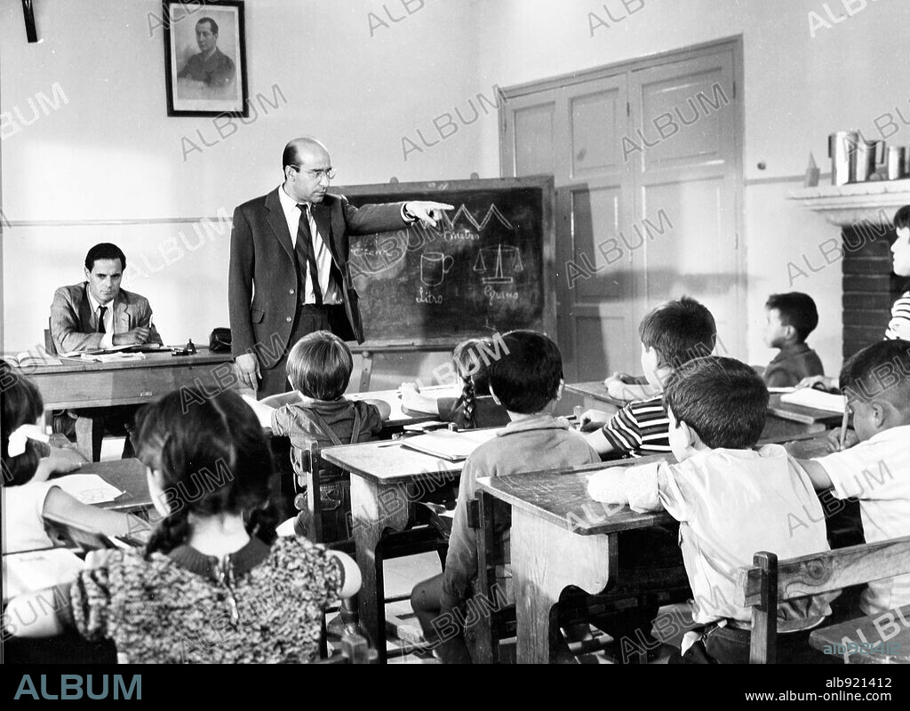 CARLOS ESTRADA in LA BARRERA, 1966, directed by PEDRO MARIO HERRERO. Copyright ALPE FILMS.