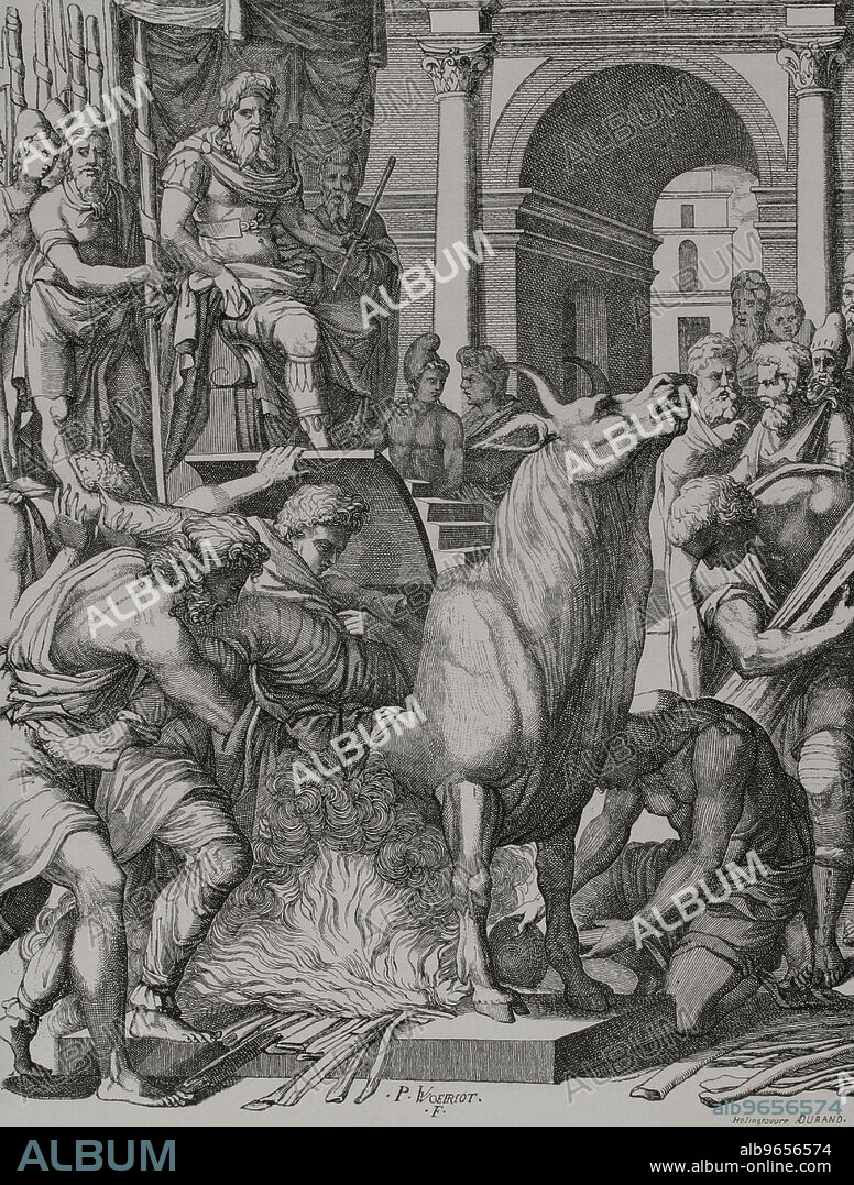 PIERRE WOEIRIOT (1532-1596). FRENCH ENGRAVER.. Toro de Falaris. Siglo VI a.C. Instrumento de tortura y ejecución por fuego empleado por el tirano de la Antigua Grecia Falaris de Acragas (Agrigento). Se encerraba en un toro de bronce a víctimas que iban a ser quemadas vivas, cuyos gritos reproducían los gemidos de un toro. Perillo de Atenas, diseñador del artificio, siendo introducido en él. Grabado del siglo XVI por Pierre Woeiriot (escuela francesa). "Les Arts au Moyen Age et a l'Epoque de la Renaissance", por Paul Lacroix. París, 1877.