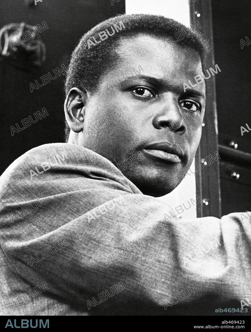 SIDNEY POITIER in IN THE HEAT OF THE NIGHT, 1967, directed by NORMAN JEWISON. Copyright MIRISCH/UNITED ARTISTS.