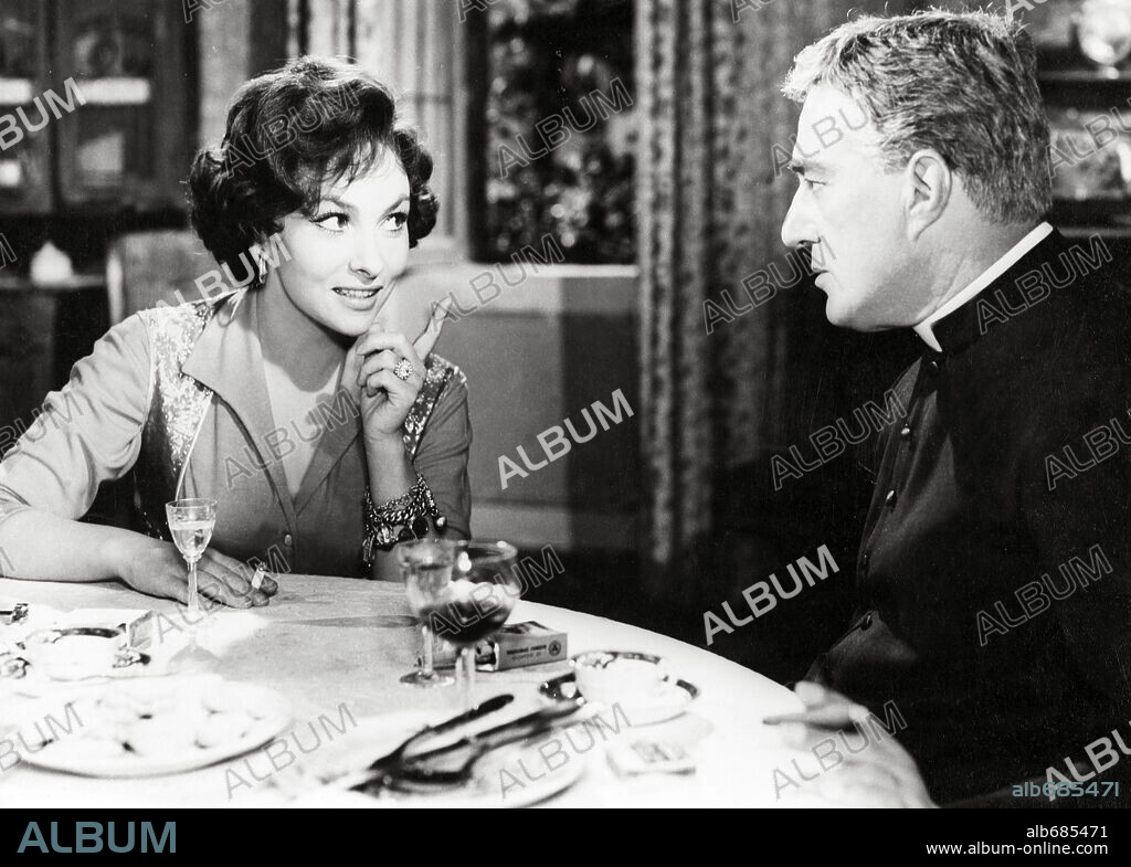 GINA LOLLOBRIGIDA and VITTORIO DE SICA in FAST AN SEXY, 1958 (ANNA DI BROOKLYN), directed by CARLO LASTRICATI and VITTORIO DE SICA. Copyright CIRCEO CINEMATOGRAFICO.