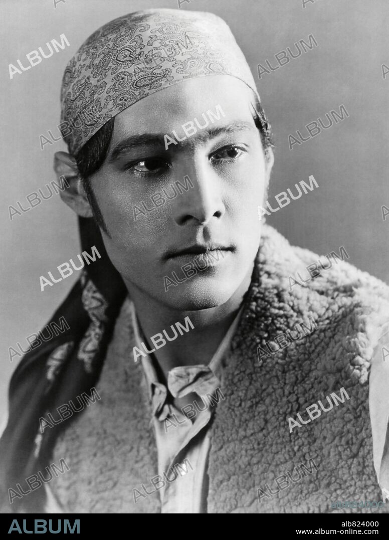 RUDOLPH VALENTINO in BLOOD AND SAND, 1922, directed by FRED NIBLO. Copyright PARAMOUNT PICTURES.