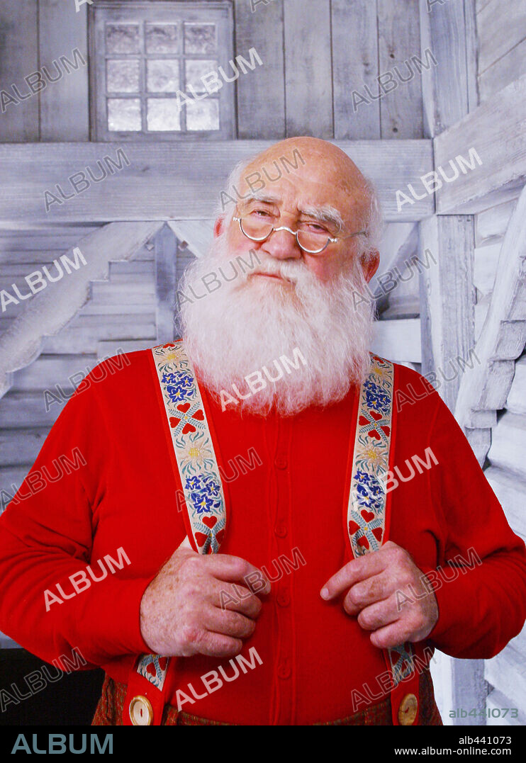 EDWARD ASNER en ELF, 2003, dirigida por JON FAVREAU. Copyright NEW LINE PRODUCTIONS / MARKFIELD, ALAN.