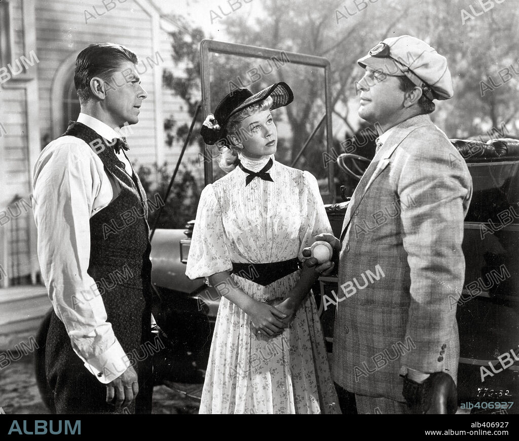 DORIS DAY and RONALD REAGAN in THE WINNING TEAM, 1952, directed by LEWIS SEILER. Copyright WARNER BROTHERS.
