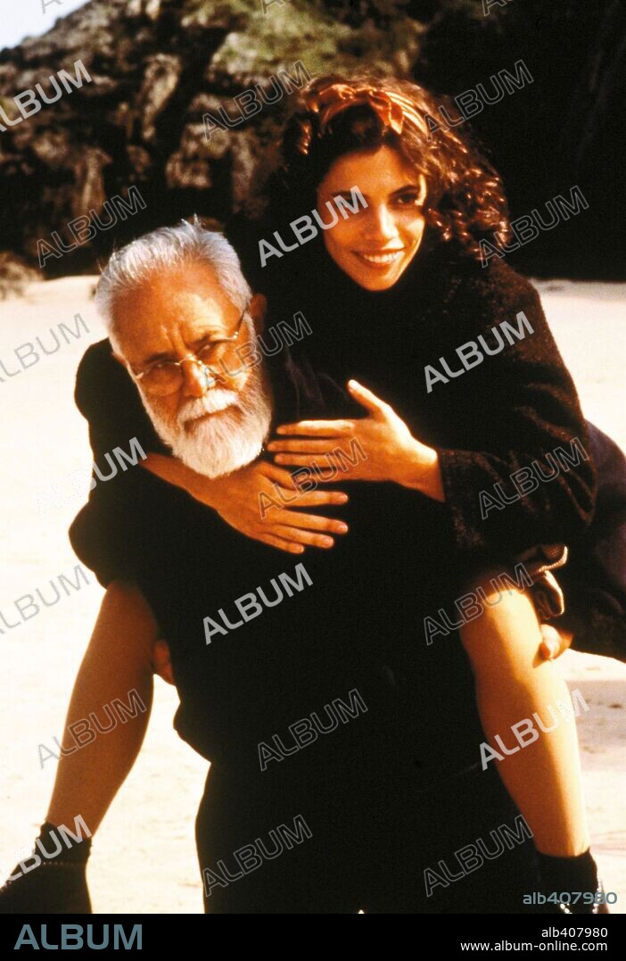 GONZALO SUAREZ y MARIBEL VERDU en EL PORTERO, 2000, dirigida por GONZALO SUAREZ. Copyright LOLAFILMS.