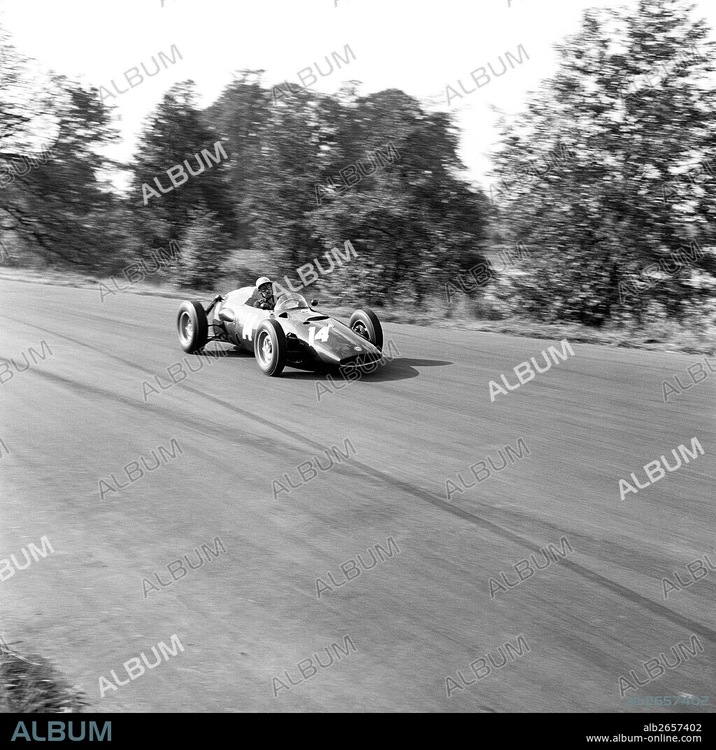 Jo Bonnier in a BRM P48 racing in the VII International Gold Cup, Oulton Park, England 23 Sept 1960.