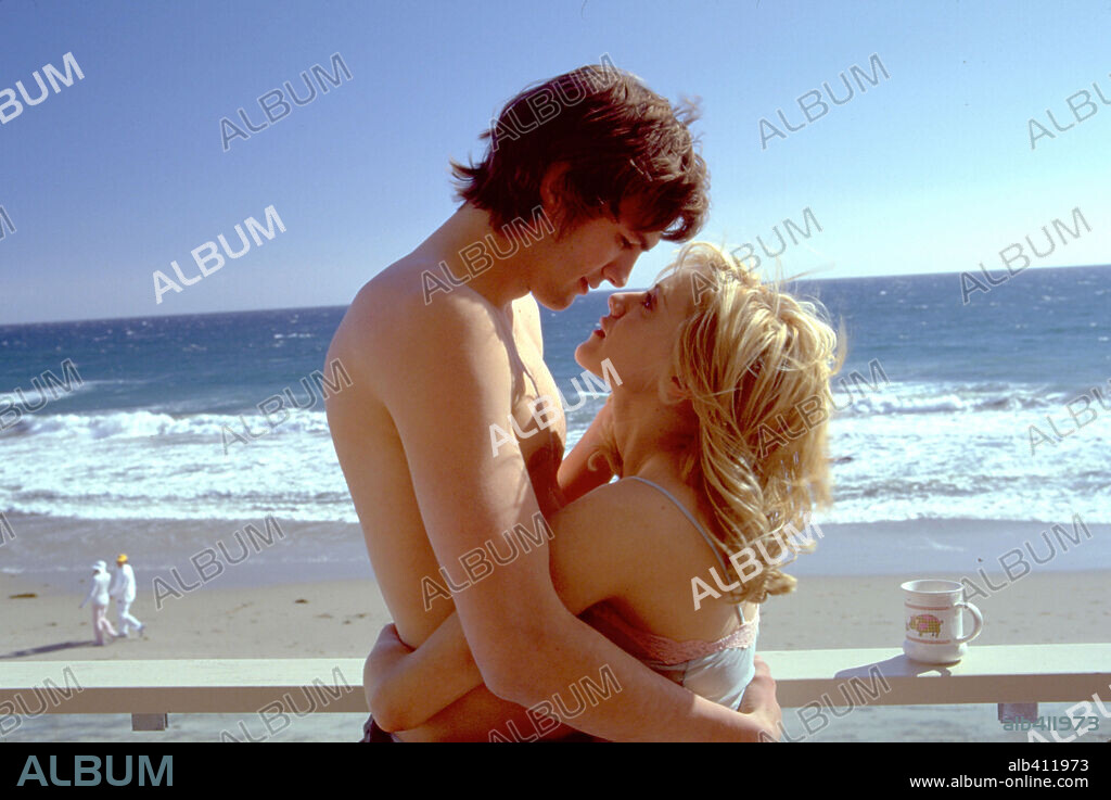 ASHTON KUTCHER y BRITTANY MURPHY en RECIEN CASADOS, 2003 (JUST MARRIED), dirigida por SHAWN LEVY. Copyright 20TH CENTURY FOX.