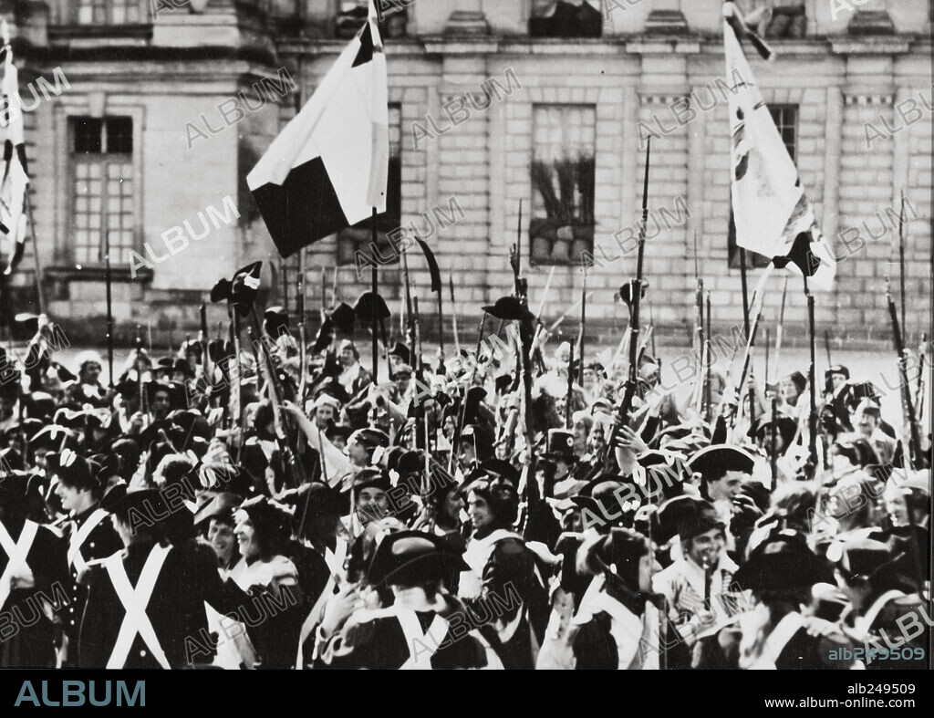 LA MARSELLESA, 1938 (LA MARSEILLAISE), dirigida por JEAN RENOIR. Copyright SOCIETE DE PROD D'EXPLOITATION DU FILM.