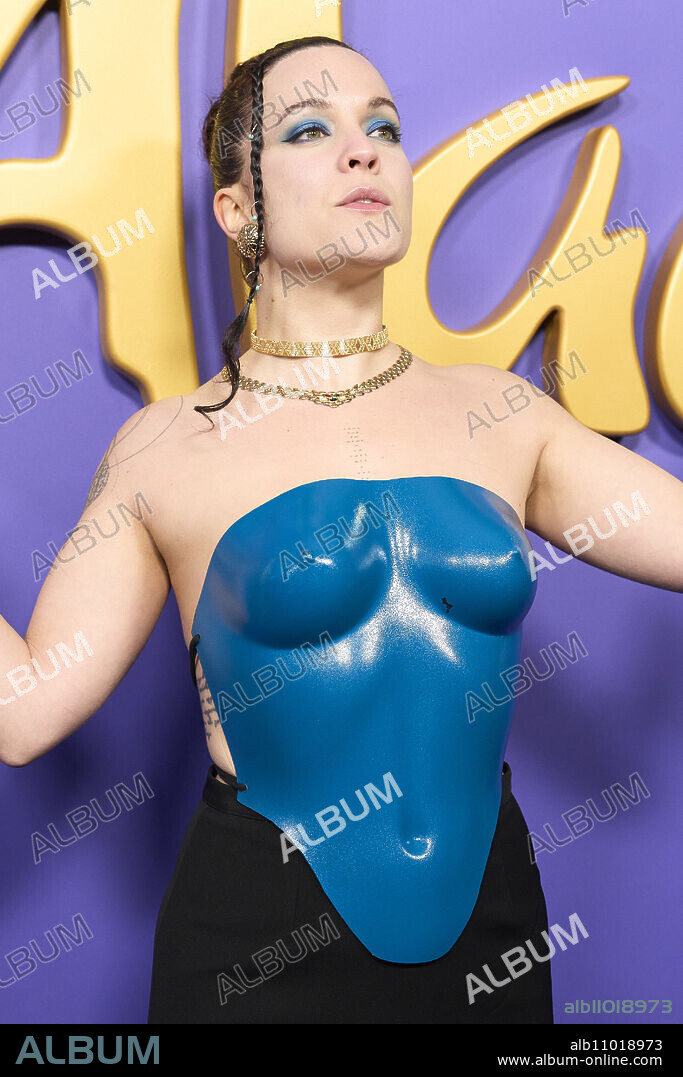 Noemi Casquet aka Mamacasquet attends 'Aladdin' Musical Premiere at Coliseum Theatre on March 23, 2023 in Madrid, Spain.