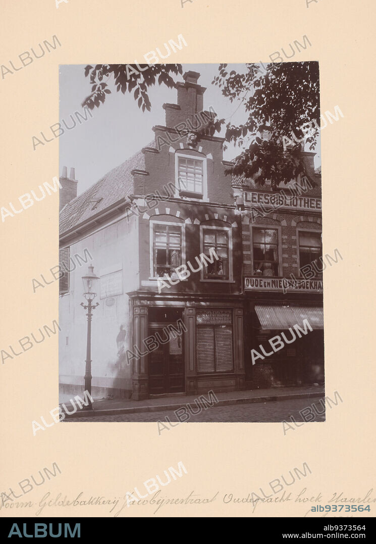 View of Jacobijnestraat 1 in Haarlem, anoniem (Monumentenzorg) (attributed to), A.J.M. Mulder (possibly), Gedempte Oude Gracht, 1911, photographic support, cardboard, height 215 mm × width 156 mm.
