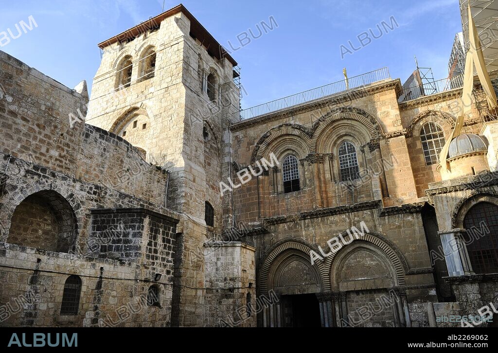 ISRAEL. JERUSALEN. BASILICA DEL SANTO SEPULCRO. Fachada de los Cruzados. Exterior. Ciudad antigua.