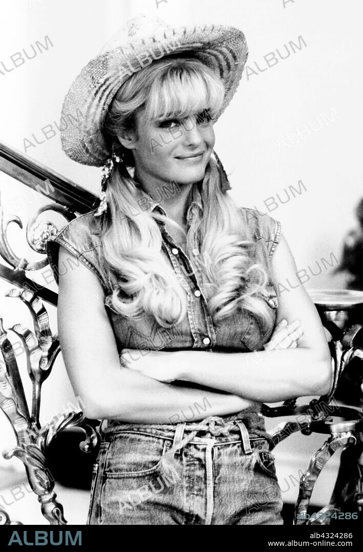 ERIKA ELENIAK in THE BEVERLY HILLBILLIES, 1993. Copyright 20TH CENTURY FOX.