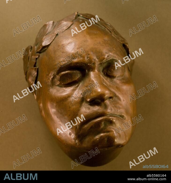 Beethoven, Ludwig van; Komponist; Bonn. (getauft) 17.12.1770 - Wien 26.3.1827. Beethovenmaske. Skulptur, um 1900, nach der 1812 von Franz Klein (1779 - um 1836) abgenommenen Lebendmaske Beethovens; Lorbeerkranz ergänzt. Gips, bronziert, Höhe 24 cm. Berlin, Sammlung Archiv für Kunst und Geschichte.