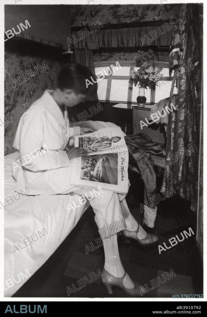 View of a passenger cabin on board Zeppelin LZ 127 'Graf Zeppelin', 1933. The 'Graf Zeppelin' was the most successful airship ever built. Between its first flight in 1928 and retirement in 1937, it made 590 flights and covered over a million miles. A photograph from Zeppelin-Weltfahrten, Vom ersten Luftschiff 1899 bis zu den Fahrten des LZ127 Graf Zepplin 1932, Dresden, 1933.
