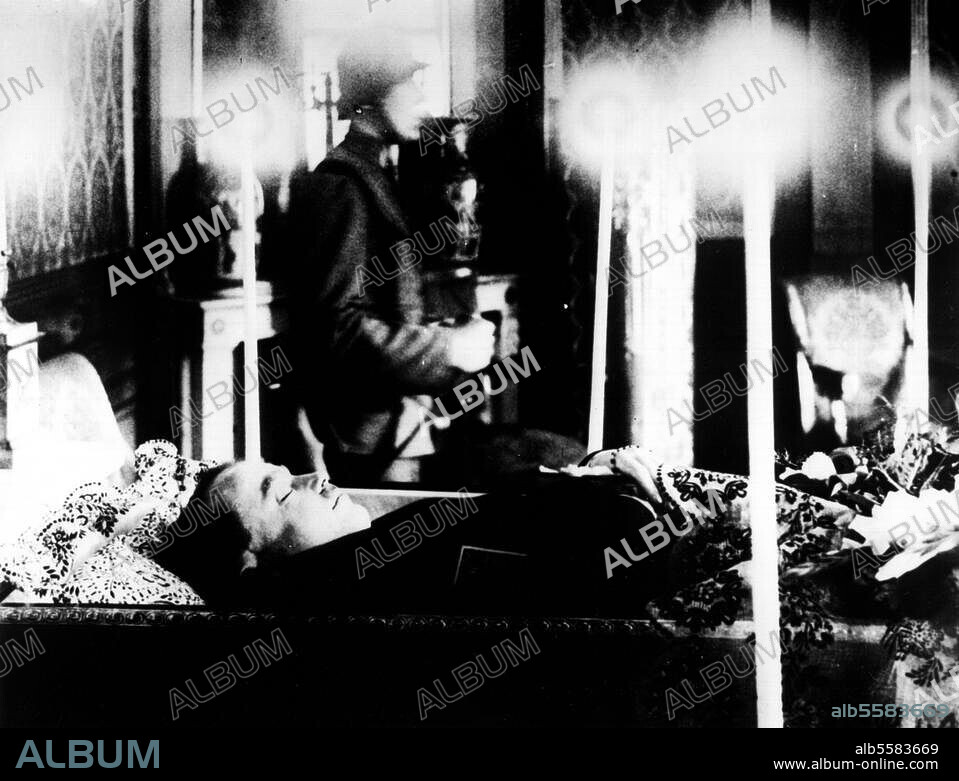 Dollfuss, Engelbert Austrian politician (CP, Vaterländische Front (Fatherland Front); 1932-34. chancellor; 1892-1934. Chancellor Dollfuss, assassinated on 25.7.1934 in an attempt by the Austrian Nazis to seize power, lying in state. Photo.