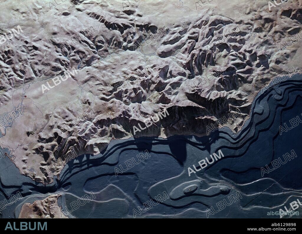 MAPA EN RELIEVE DEL SUR DE LA PENINSULA IBERICA.