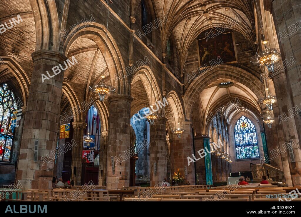 United Kingdom, Scotland, Edinburgh, Interior shot of the High Kirk of Edingburgh, the former St Giles cathedral, also called High Kirk of Edinburgh, is the main church of the Church of Scotland and one of Edinburgh's most important sights in Scotland. (Photo by: Robert Plattner/Oneworld Picture/UIG).