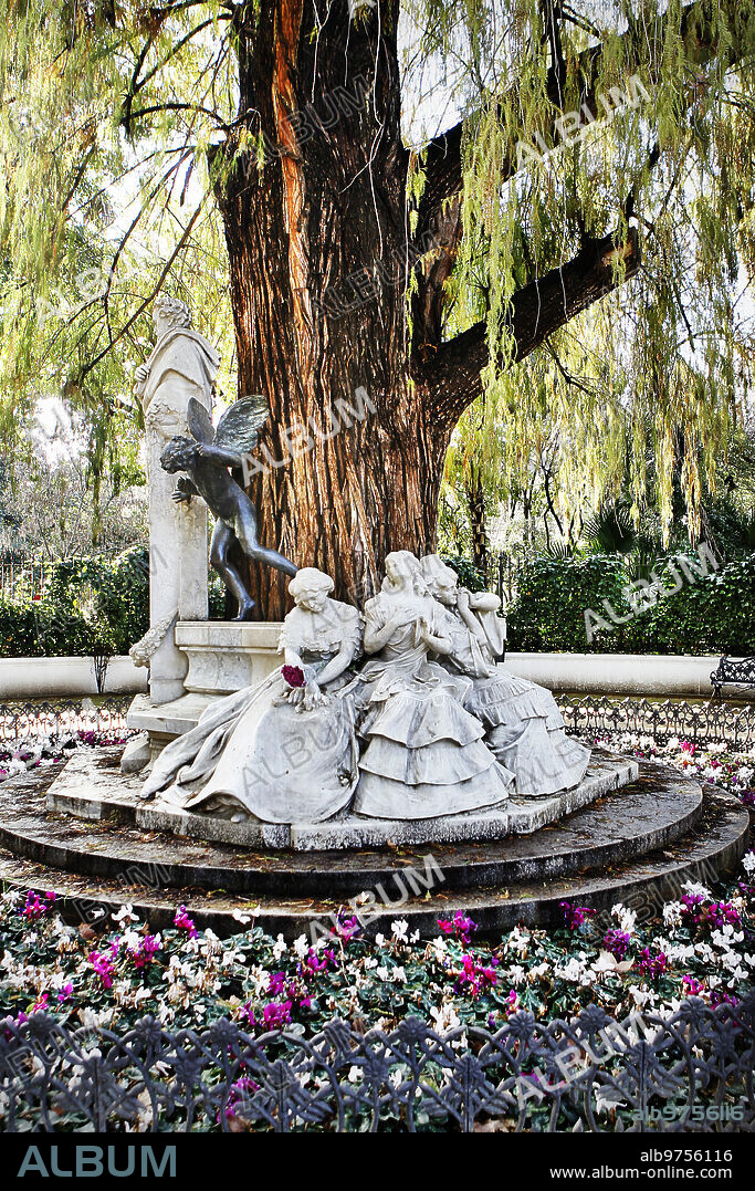 Seville, 02/07/2013, monument of Gustavo Adolfo Becquer in the María Luisa park. Photo: Raúl Bent Archsev.